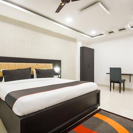 Collection O Red Velvet Premium Hotel Balianta Exterior foto