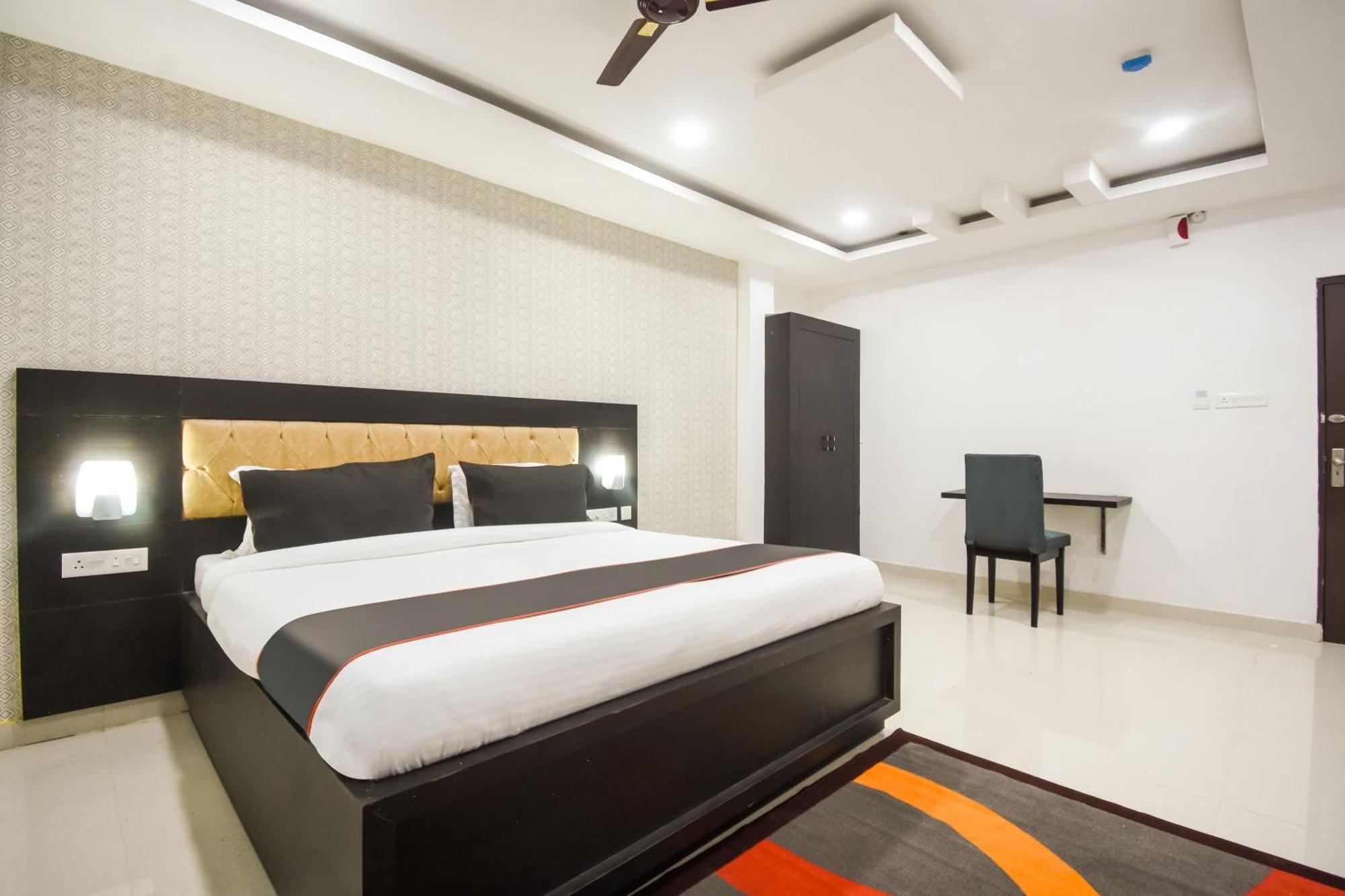 Collection O Red Velvet Premium Hotel Balianta Exterior foto